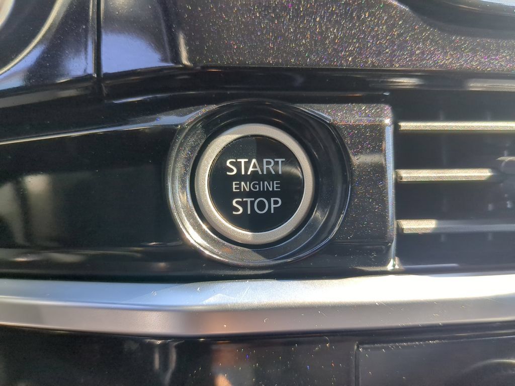 Used 2024 Nissan Pathfinder SV AWD/4WD image 31