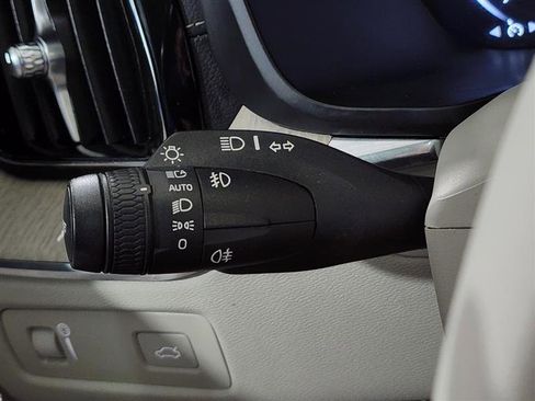 Used 2018 Volvo XC60 T6 Inscription image 15