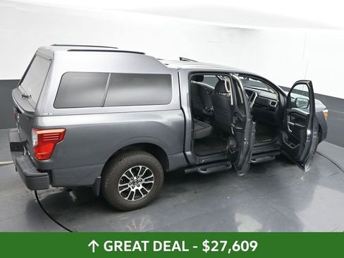 Used 2021 Nissan Titan SV w/ SV Convenience Package image 71