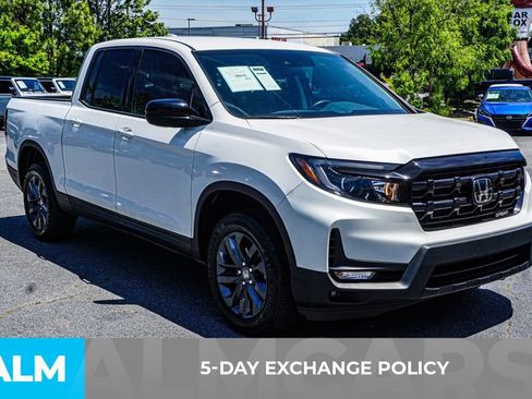 Used 2025 Honda Ridgeline Sport image 4