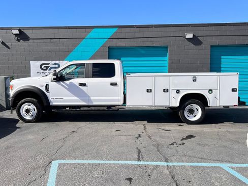 Used 2022 Ford F550 4x4 Crew Cab Super Duty w/ Power Equipment Group image 28