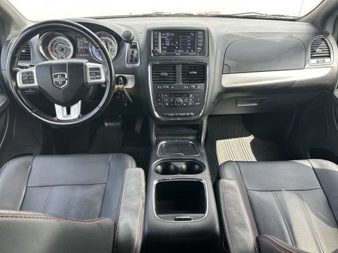 Used 2019 Dodge Grand Caravan GT w/ Safety Sphere Group FWD image 15