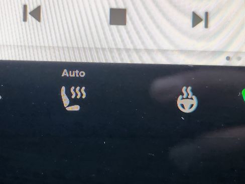 Used 2023 Tesla Model Y Long Range image 27