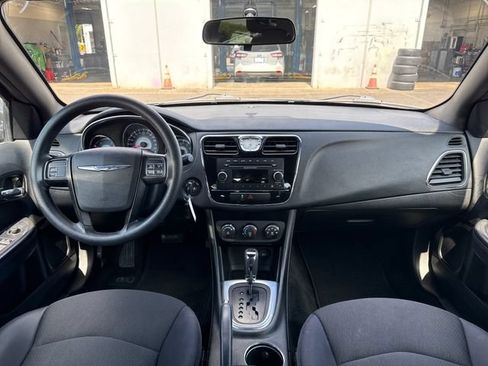 Used 2013 Chrysler 200 LX FWD image 11