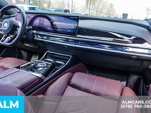 Used 2025 BMW i7 eDrive50 w/ M Sport Package RWD image 24