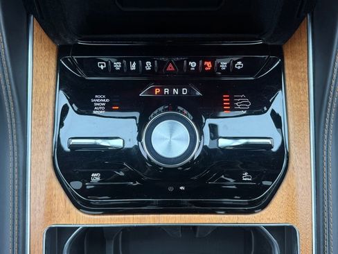 Used 2022 Jeep Grand Wagoneer Series III image 27