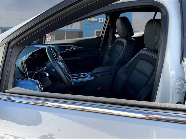 Certified 2024 Chevrolet Equinox EV LT FWD image 23