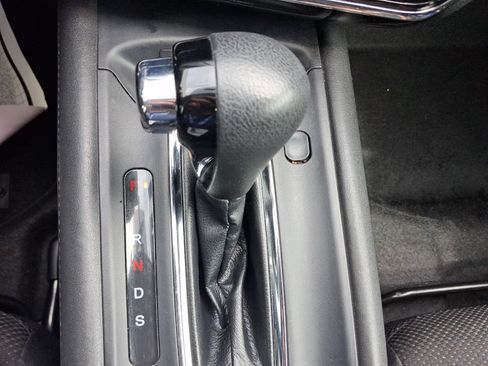 Used 2018 Honda HR-V EX image 14