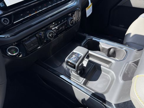 New 2025 Chevrolet Silverado 1500 ZR2 w/ Technology Package image 13