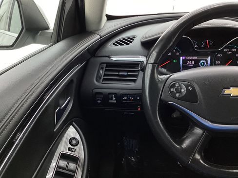 Used 2017 Chevrolet Impala LT w/ Convenience Package image 32