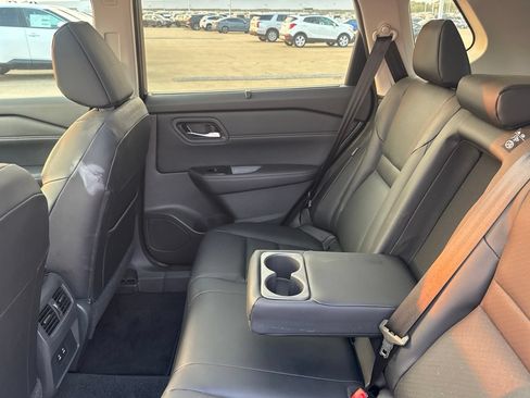 Used 2024 Nissan Rogue SV w/ SV Premium Package AWD/4WD image 39