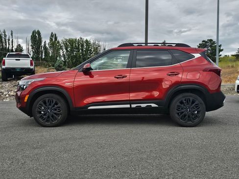 Used 2022 Kia Seltos Nightfall Edition AWD/4WD image 2