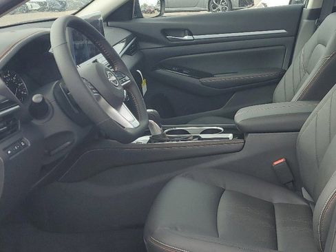 New 2025 Nissan Altima 2.5 SR image 10