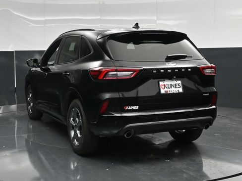 Used 2023 Ford Escape ST-Line w/ Tech Pack #1 AWD/4WD image 9
