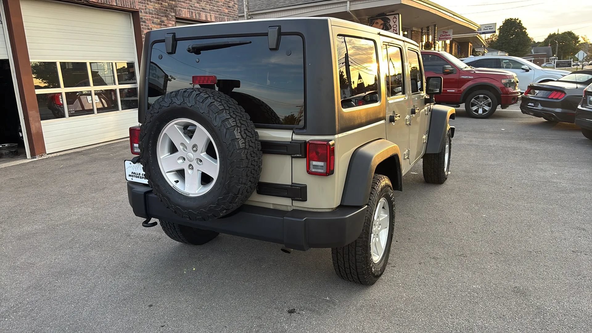 Used 2017 Jeep Wrangler Unlimited Sport w/ Quick Order Package 24S AWD/4WD image 14