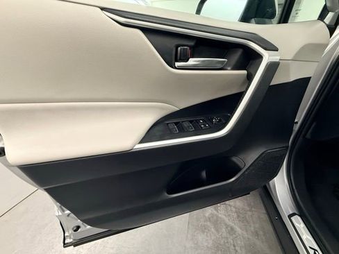 Used 2022 Toyota RAV4 XLE Premium FWD image 19