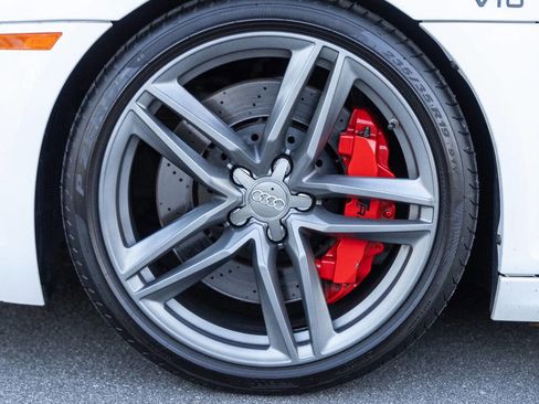 Used 2012 Audi R8 V10 image 12