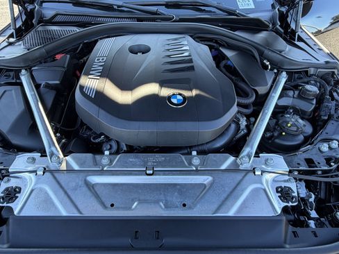 Used 2025 BMW M440i Coupe w/ Premium Package image 32