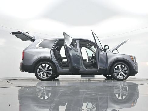 Used 2022 Kia Telluride S AWD/4WD image 45
