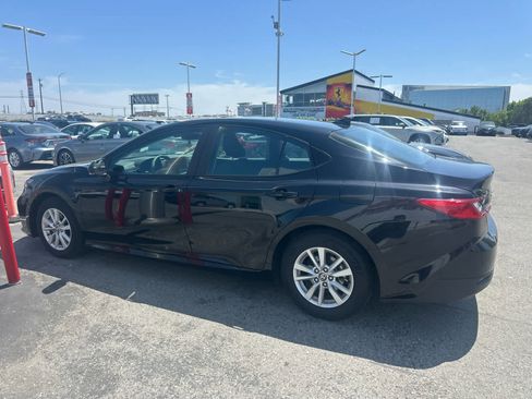 Used 2025 Toyota Camry LE w/ Convenience Package FWD image 11