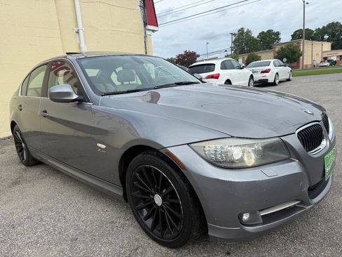 Used 2011 BMW 335i xDrive Sedan image 3