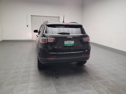 Used 2018 Jeep Compass Latitude w/ Popular Equipment Group FWD image 6