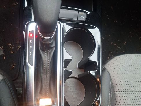 Certified 2025 Chevrolet Trax LT w/ LT Convenience Package image 7