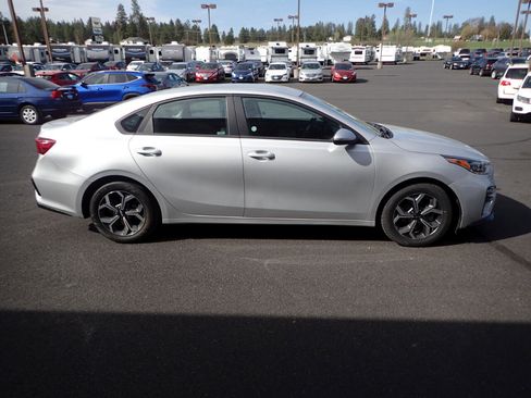Used 2021 Kia Forte LXS image 6