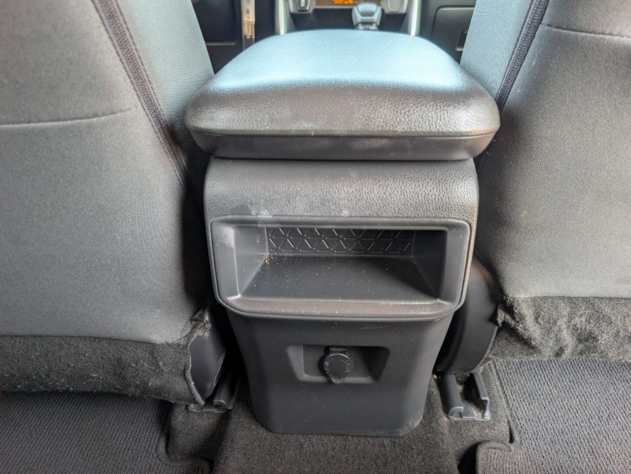 Used 2019 Toyota RAV4 LE w/ Carpet Mat Package FWD image 7