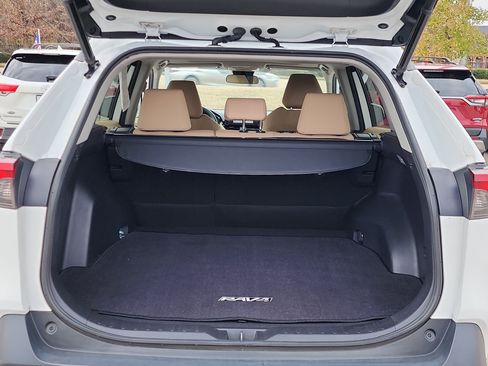 Used 2019 Toyota RAV4 XLE image 13