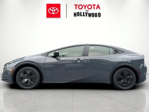 New 2026 Toyota Prius Plug-In Hybrid FWD image 9