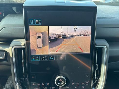 Used 2025 GMC Yukon Denali image 23