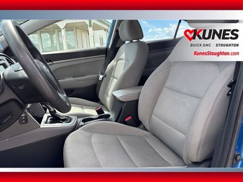 Used 2017 Hyundai Elantra SE FWD image 12