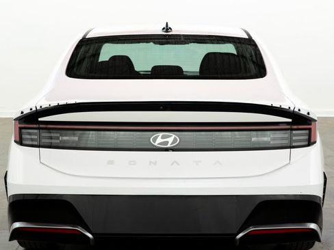 Used 2025 Hyundai Sonata SEL FWD image 10