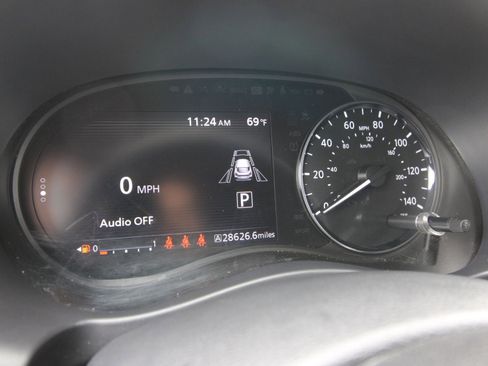 Used 2023 Nissan Kicks SR image 14