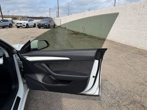 Used 2022 Tesla Model 3 Long Range image 23