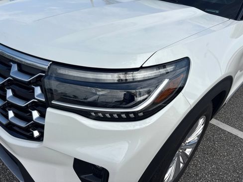Used 2025 Ford Explorer Platinum RWD image 10