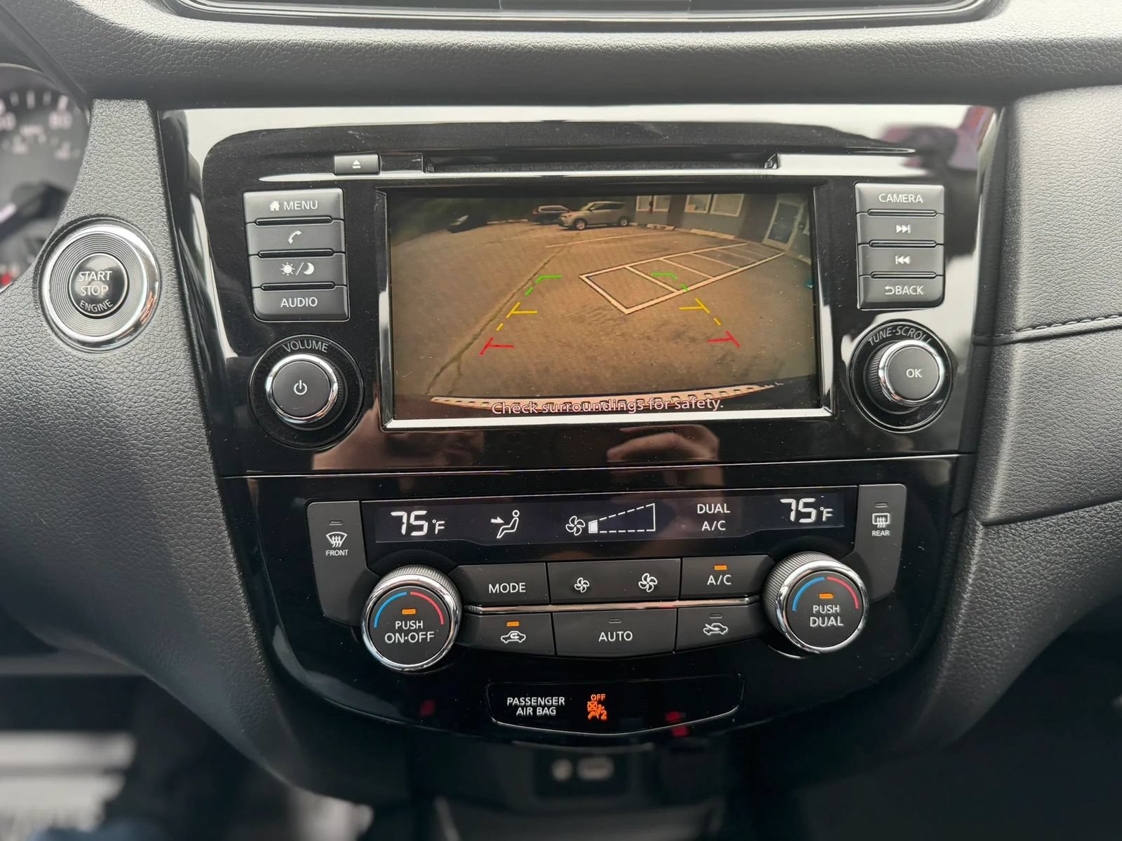 Used 2018 Nissan Rogue SV AWD/4WD image 17