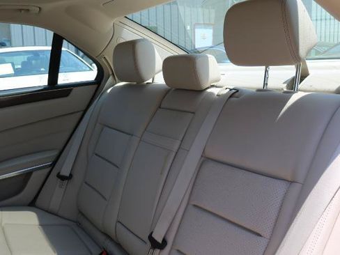 Used 2016 Mercedes-Benz E 350 4MATIC Sedan w/ Premium Package image 17
