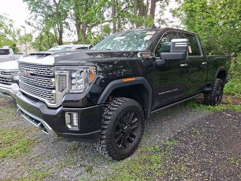 Used 2021 GMC Sierra 2500 Denali w/ Denali Black Diamond Edition AWD/4WD image 3