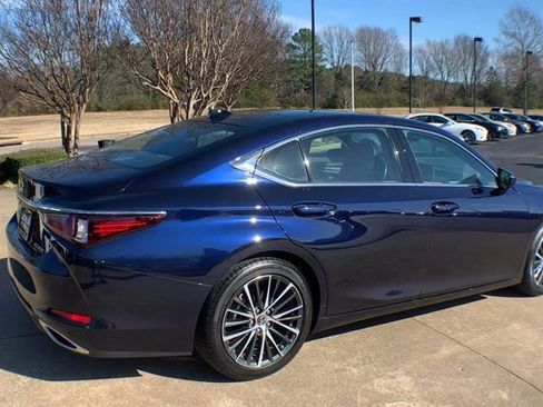 Certified 2025 Lexus ES 350 w/ Premium Package image 8