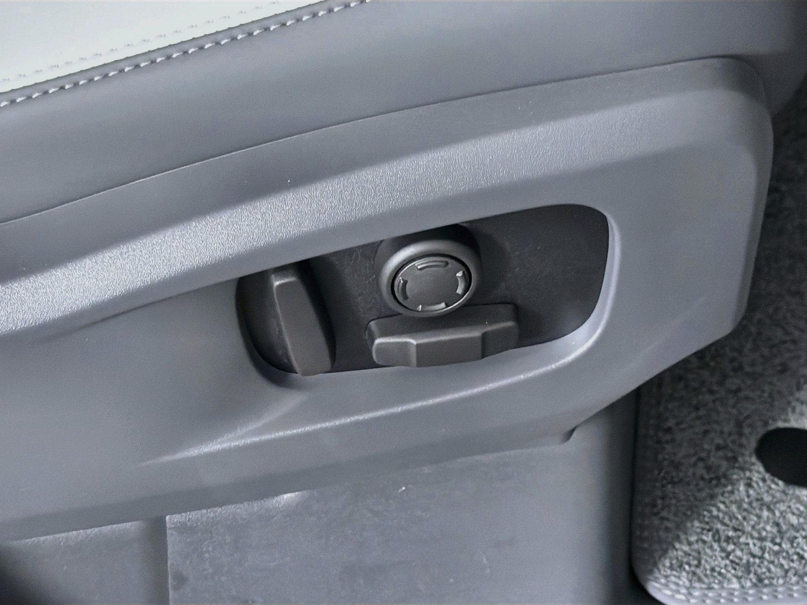 New 2026 Land Rover Defender 110 S AWD/4WD image 35