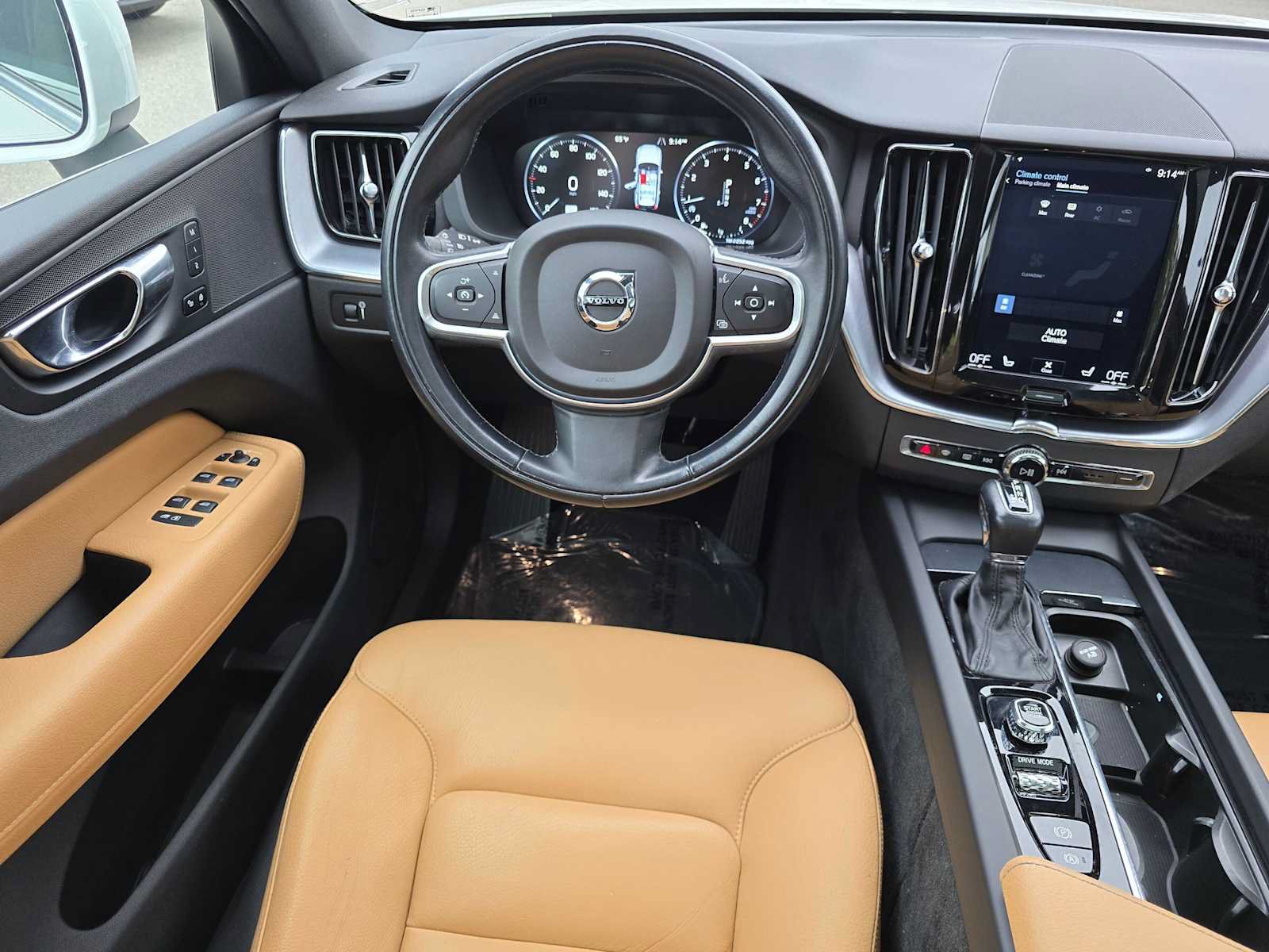 Used 2020 Volvo XC60 T5 Momentum w/ Protection Package AWD/4WD image 17