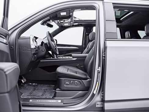Used 2026 Cadillac Escalade V AWD/4WD image 40