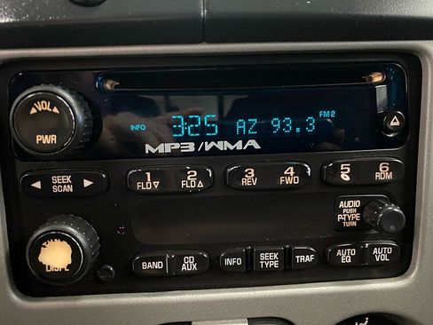 Used 2010 Chevrolet Colorado LT image 41