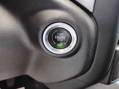 Used 2022 Chevrolet Silverado 1500 LT AWD/4WD image 19
