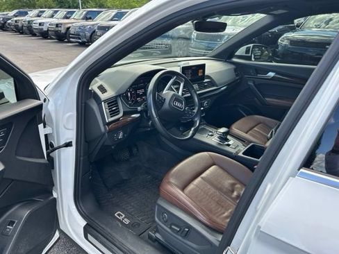 Used 2019 Audi Q5 2.0T Premium Plus w/ Premium Plus Package AWD/4WD image 10