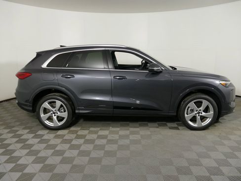 New 2025 Audi Q5 Premium Plus image 2