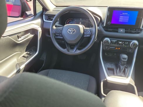 Used 2023 Toyota RAV4 XLE w/ Convenience Package FWD image 17