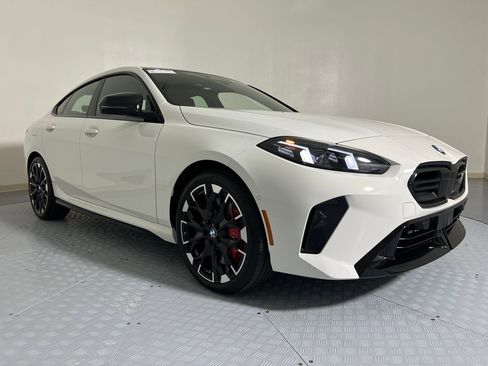 Used 2025 BMW M235i xDrive w/ Premium Package image 7